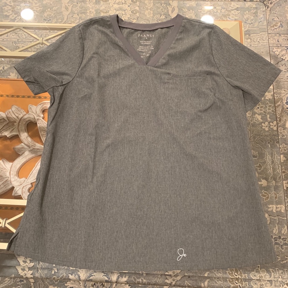 Jaanuu scrub top